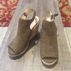 Olive Green Faux Suede Wedge Sandal SZ 9